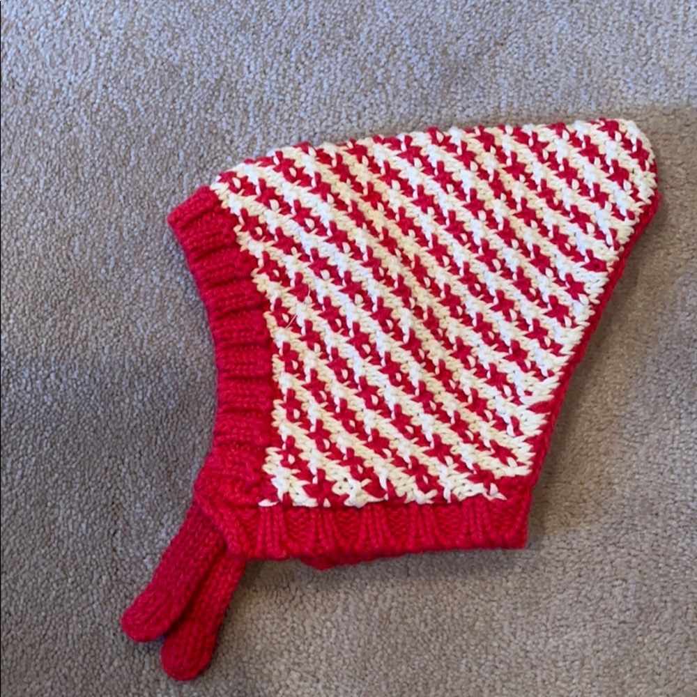 Gap knitted hat 6-12 months